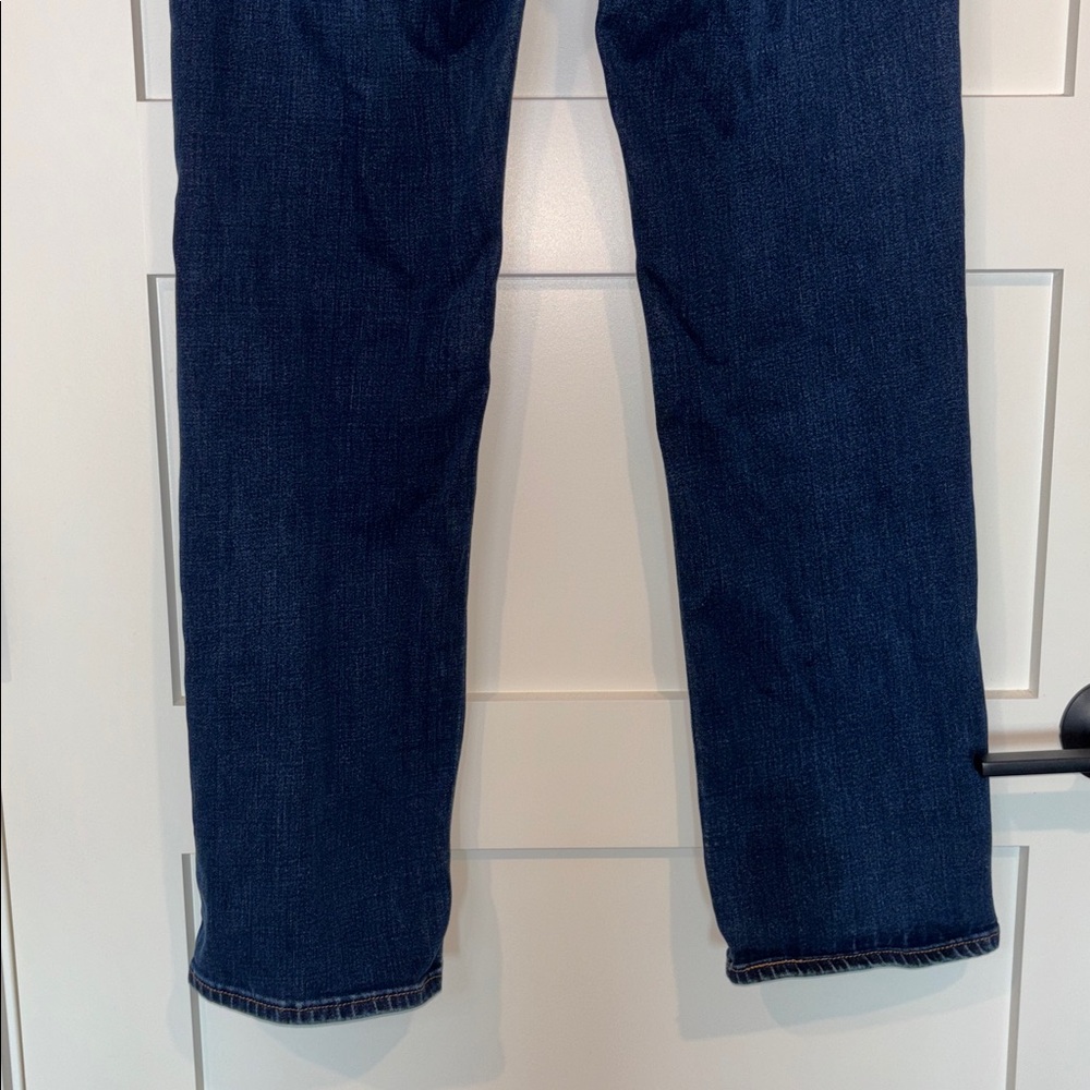 Levi’s Shaping Straight Jeans - Picture 9 of 16
